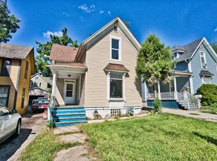 108 S Liberty St, Elgin, IL 60120