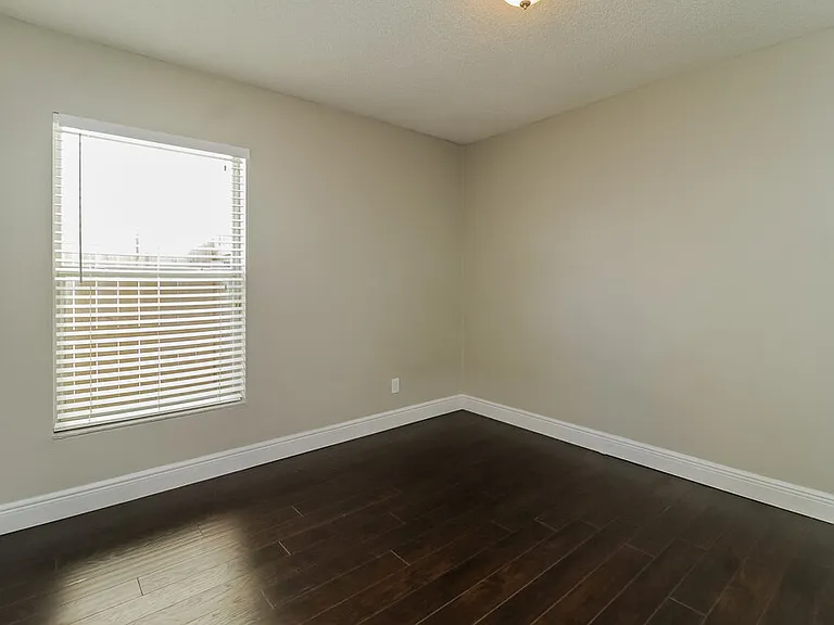 2640 Woods Edge Cir — Photo 14