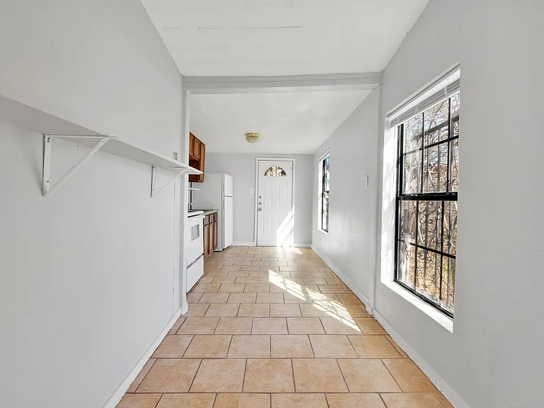 652 N San Ignacio Ave — Photo 6