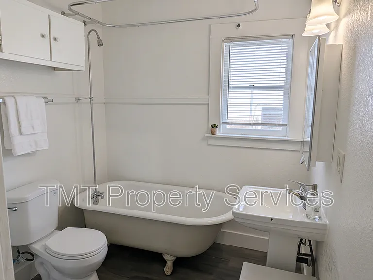 719 19th St #1 — Photo 18