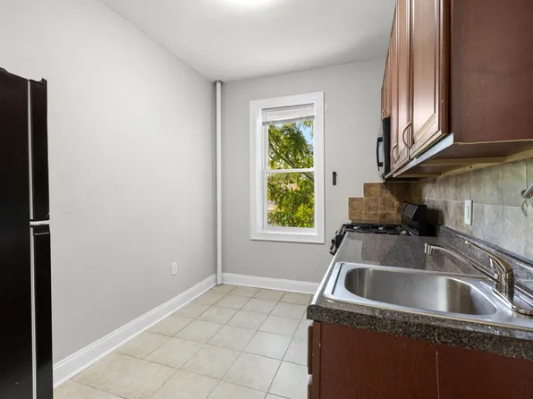 304 50th Street image 3 of 9