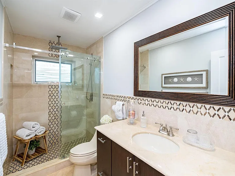 6541 NE 20th Ave — Photo 39