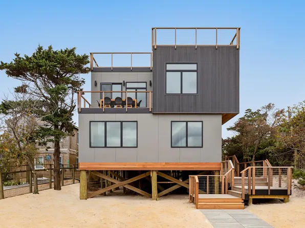 31 Ontario St, Ocean Beach, NY 11770