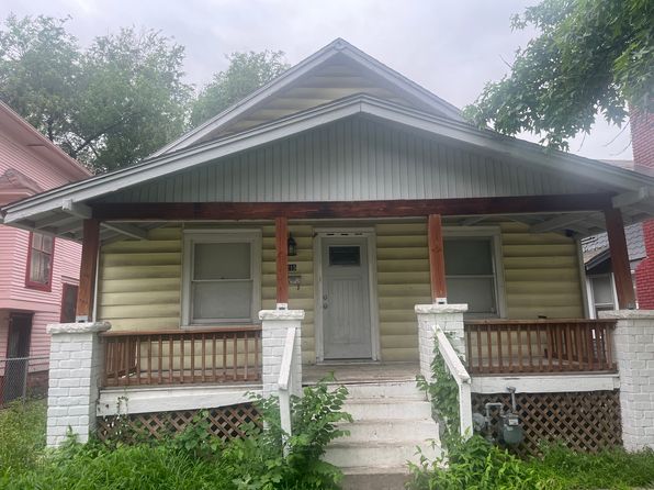 1215 SW Washburn Ave