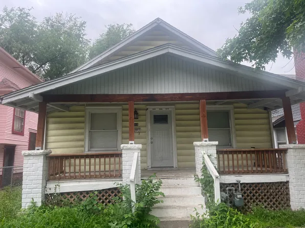 1215 SW Washburn Ave, Topeka, KS 66604
