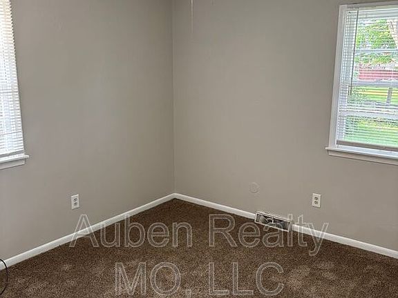 5th image of 7209 Montana Ave