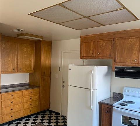 4th image of 2170 Broadmore Ave