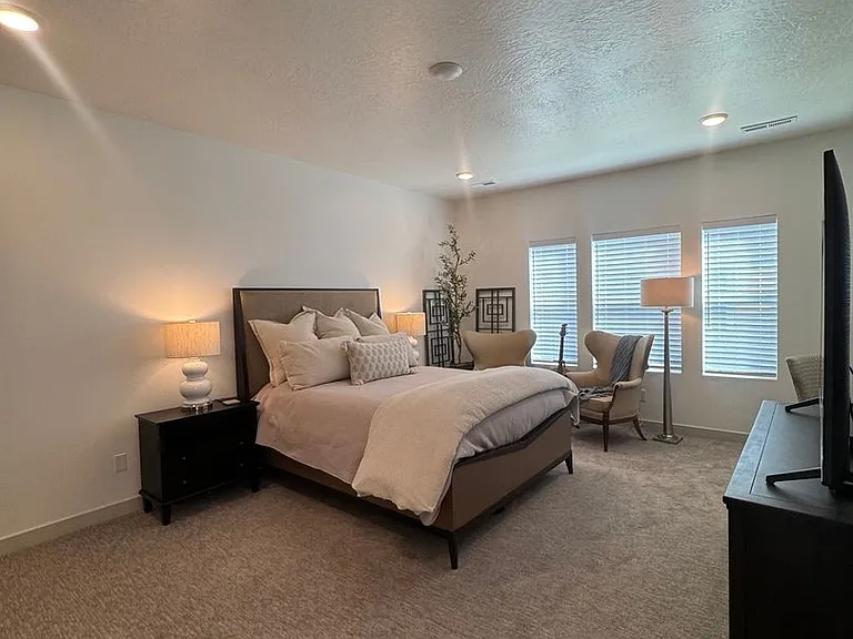 9764 N Stafford Ln — Photo 16