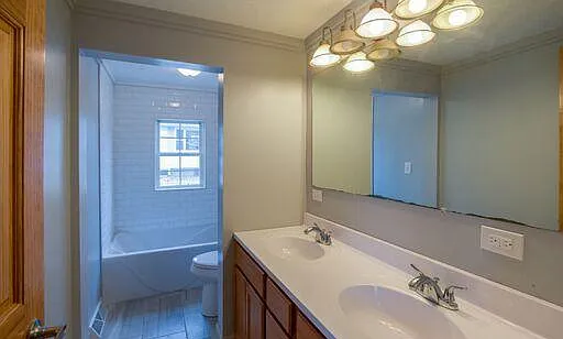 15305 Wacousta Rd — Photo 8