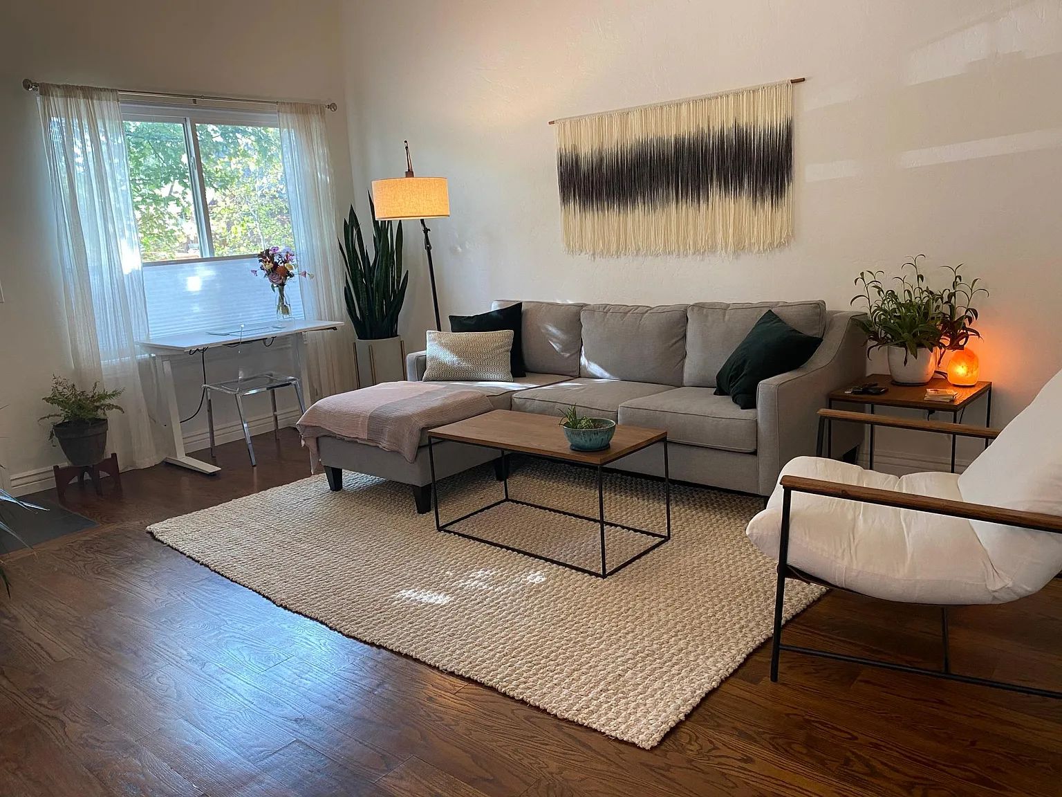 2 bed, 850 sqft, $2,750 — Photo 2