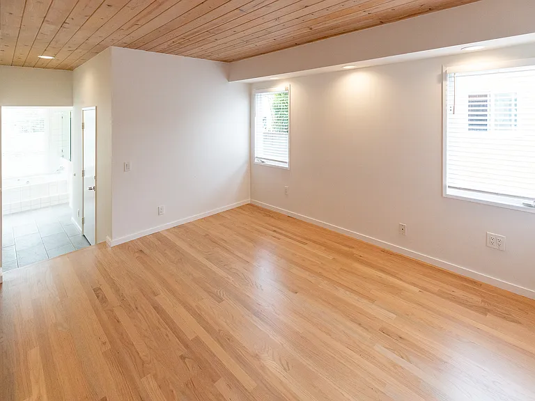 8017 Agnew Ave — Photo 8