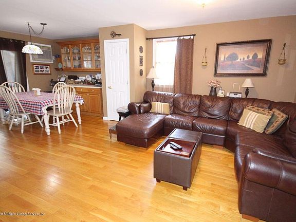 3rd image of 59 Bryson Ave