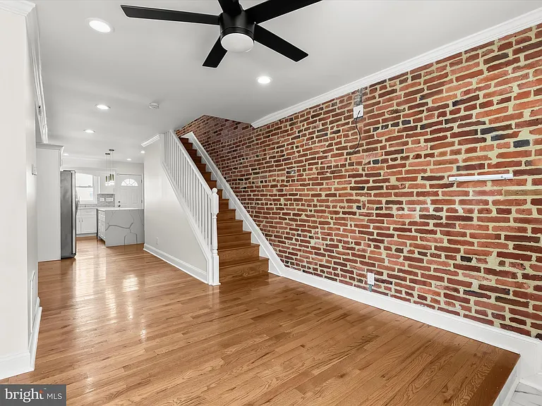404 N Robinson St — Photo 11