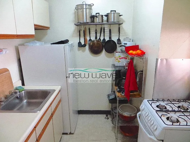 51 Queensberry St #12 — Photo 7