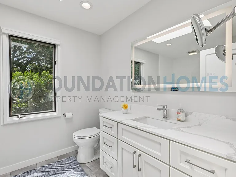 4 Loring Ave — Photo 8