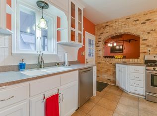 402 65th St, Kenosha, WI 53143