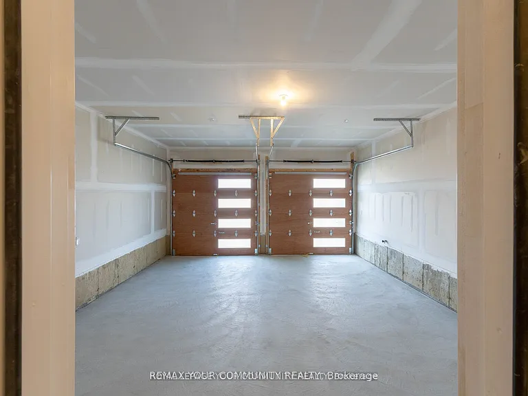 43 Tweedhill Ave — Photo 23