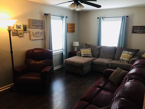 5th image of 209 S Villa Dr
