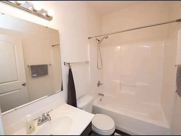 2416 Maxwell Dr — Photo 7