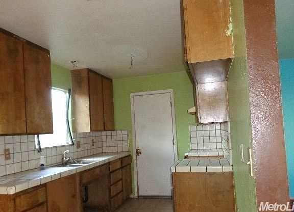 2nd image of 98 Maxwell Ave