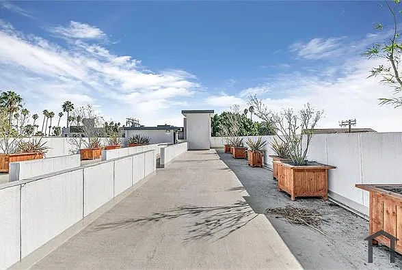 2837 San Marino St — Photo 16