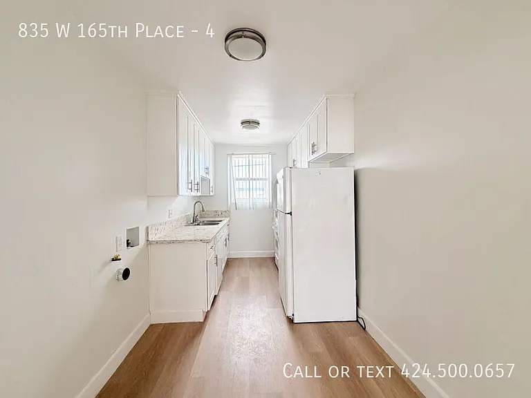 835 W 165th Pl #4 — Photo 2