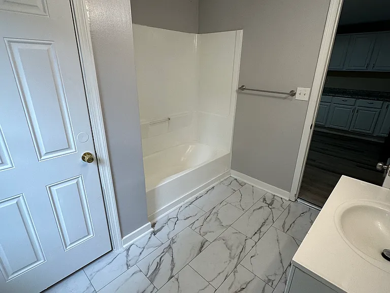 94 W Main St #5 — Photo 8