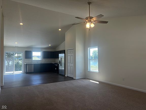 3rd image of 2324 N Liberty Lakes Dr
