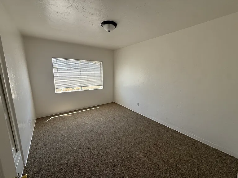 324 E 4th St #324 — Photo 5