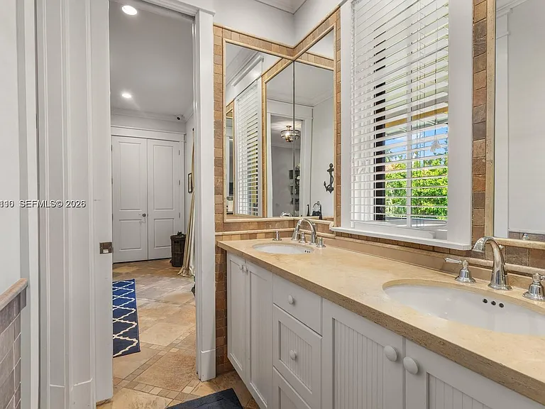 685 Harbor Ln — Photo 31