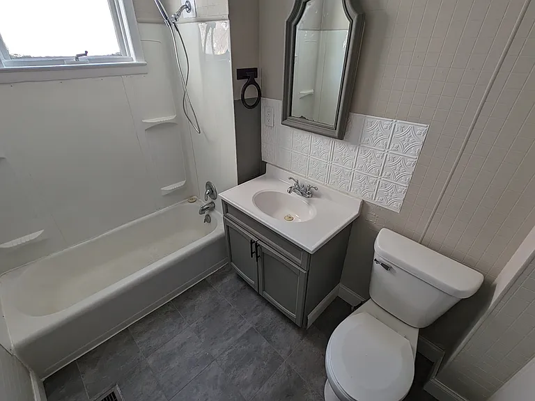 1624 S Highland Ave — Photo 6