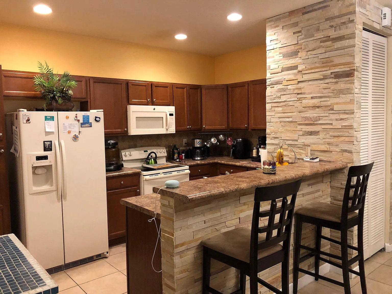 4 bed, 2312 sqft, $3,450 — Photo 2