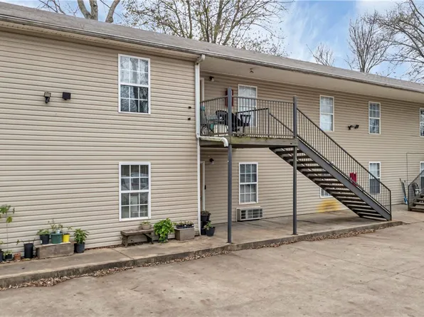 404 & 405 W Sisters Ave, Springdale, AR 72764