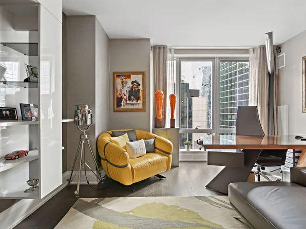 50 Riverside Boulevard 11H image 3 of 17