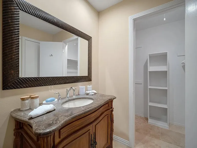 9652 Arborhill Dr — Photo 11