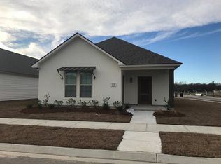 1418 Gardenia Ln, Baton Rouge, LA 70820