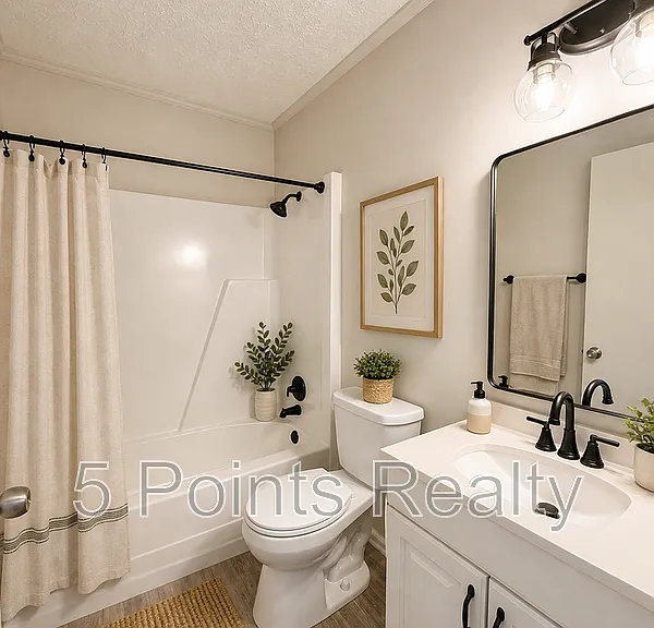 2121 Bracey Cir #B — Photo 11