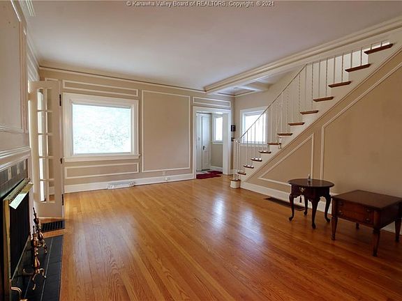 4th image of 1008 Edgewood Dr