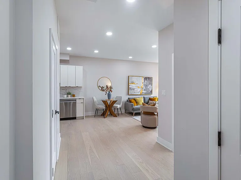 Paxton Park Apartments — Photo 37