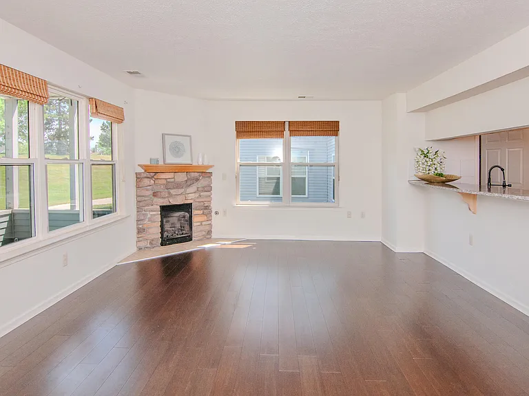 1704 Weatherstone Dr — Photo 8