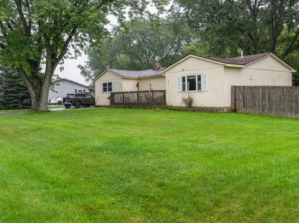 3707 Clearview Ave, Gurnee, IL 60031