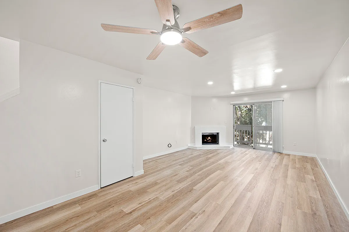 2 bed, 2.5 bath, 1041 sqft, $2,900 — Photo 3