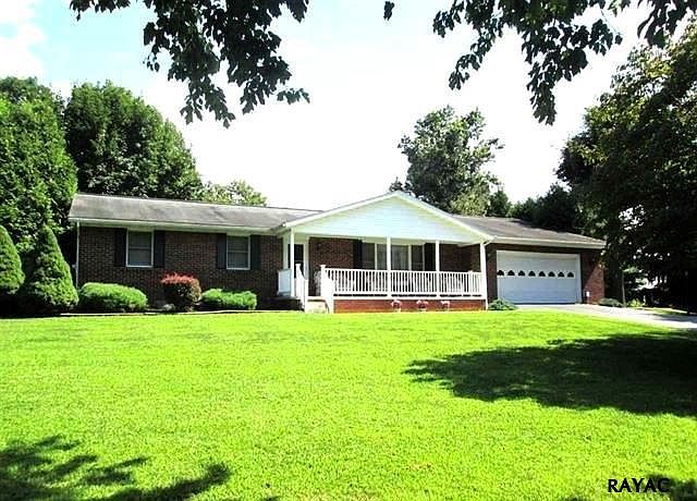 1st image of 801 Forest Dr