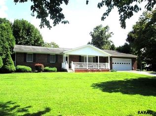 801 Forest Dr, Abbottstown, PA 17301