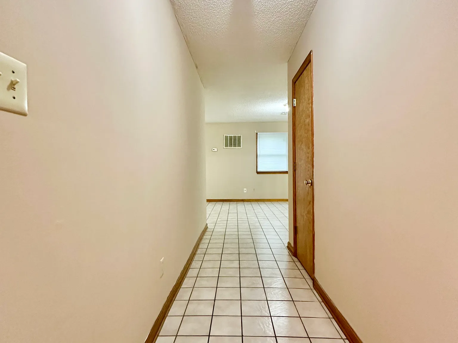 3 bed, $1,375 — Photo 2