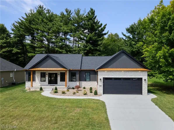 583 Silver Creek Dr, Doylestown, OH 44230