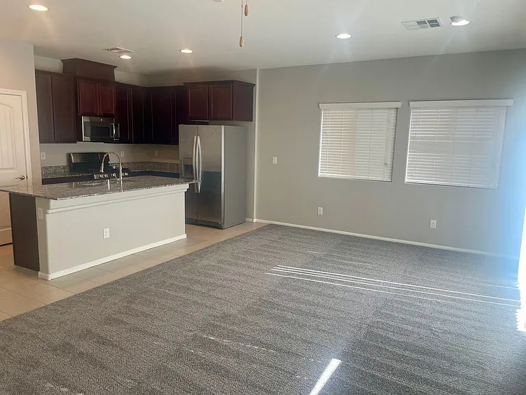 8365 S Pioneer Way — Photo 7