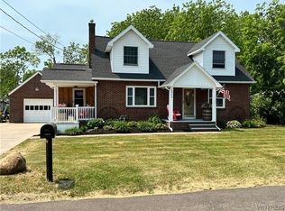 10500 Park Ave, North Collins, NY 14111