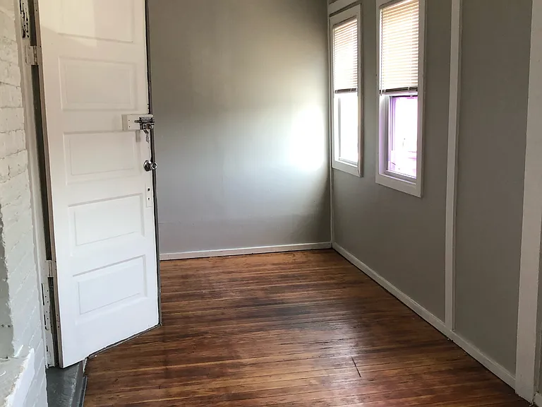 1714 W 46th St #2E — Photo 7
