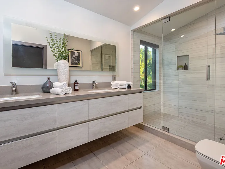 4338 Gayle Dr — Photo 44